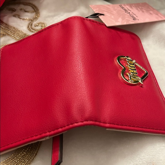 Juicy Couture Red Wallet with Gold Heart Detail - Picture 6 of 6